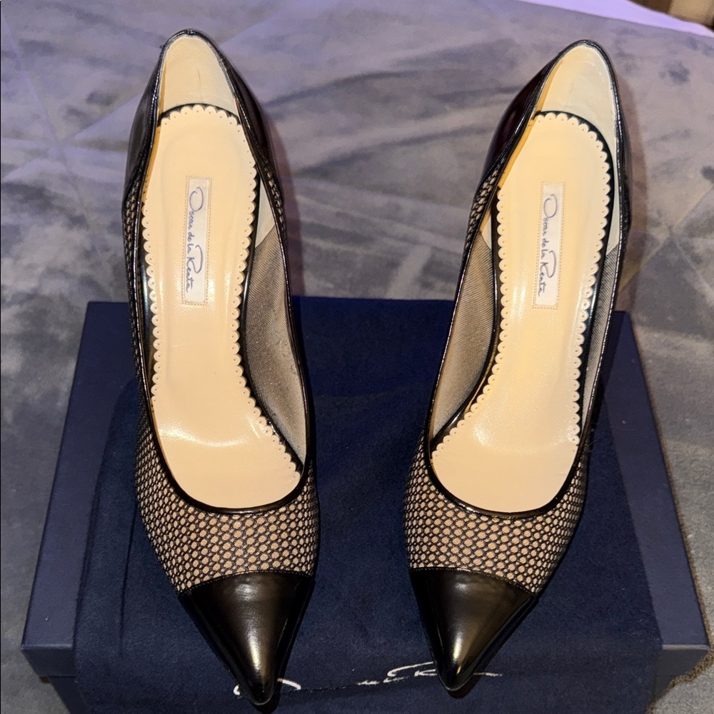 Preloved Oscar del La Renta black with mesh 4.5” heel great condition size 40
